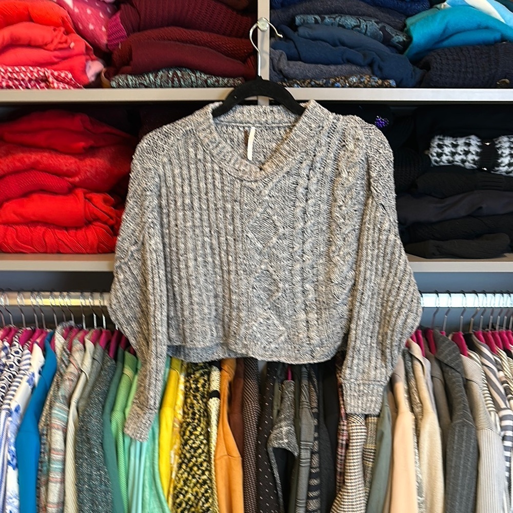 Free People gray dolman sleeve cropped sweater size XS